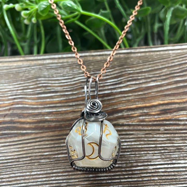 Handmade by Marlayna - Wholesale Halskettinghanger - Astrologische D12 dobbelstenen ketting, willekeurige kleur koperdraad omwikkeld