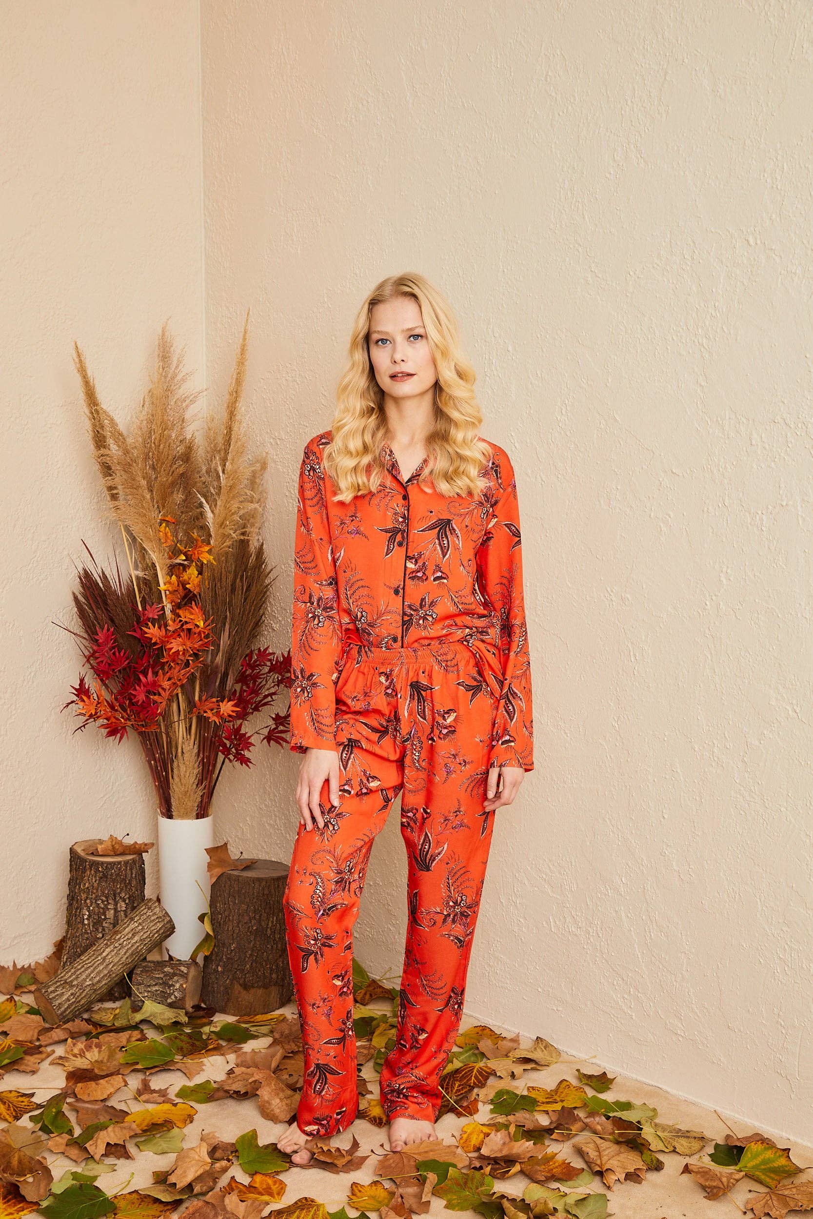 ENNA MODA – wholesale Sleepwear set – Women's – CORAL RED FLORAL DESIGN FRONT BUTTONED LONG PYJAMA SET11