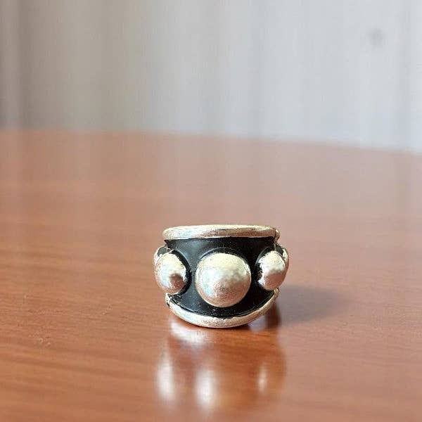 Burnished Silver WESTERN ROUND BUBBLE TEXTURED STRETCH RING for wholesale on Faire2