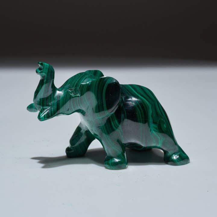 Elefante de malaquita tallado de 0.31 libras para venta al por mayor de Malachite And More