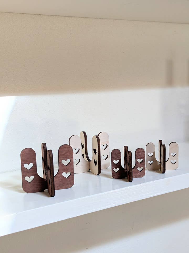 Hearts Air Plant Stand - Choose you size and wood color for wholesale by PlantsNsht