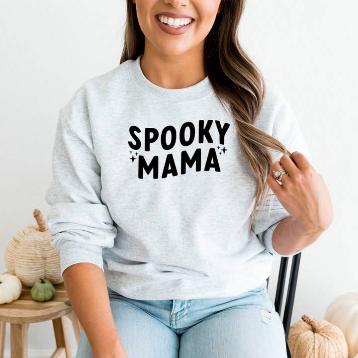 Sweatshirt met print van Spooky Mama, Halloween voor wholesale door Amber Marie Design