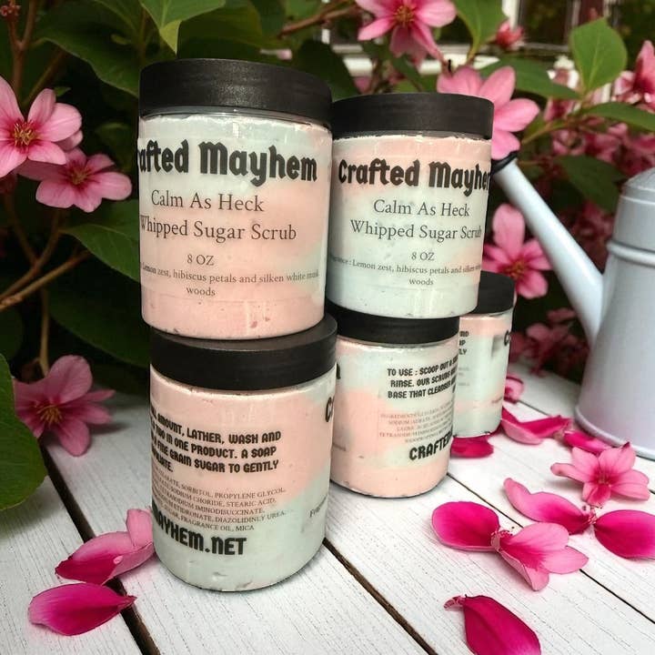 Lugn Som Sjutton Skrubb | Lotus Spa | Sockerskrubb för wholesale av Crafted Mayhem