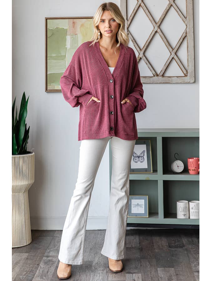 7th Ray – Engroshandel Cardigan - Dame – Enfarvet ribstrikket cardigan med knapper, ballonærmer og drop-shoulder design9