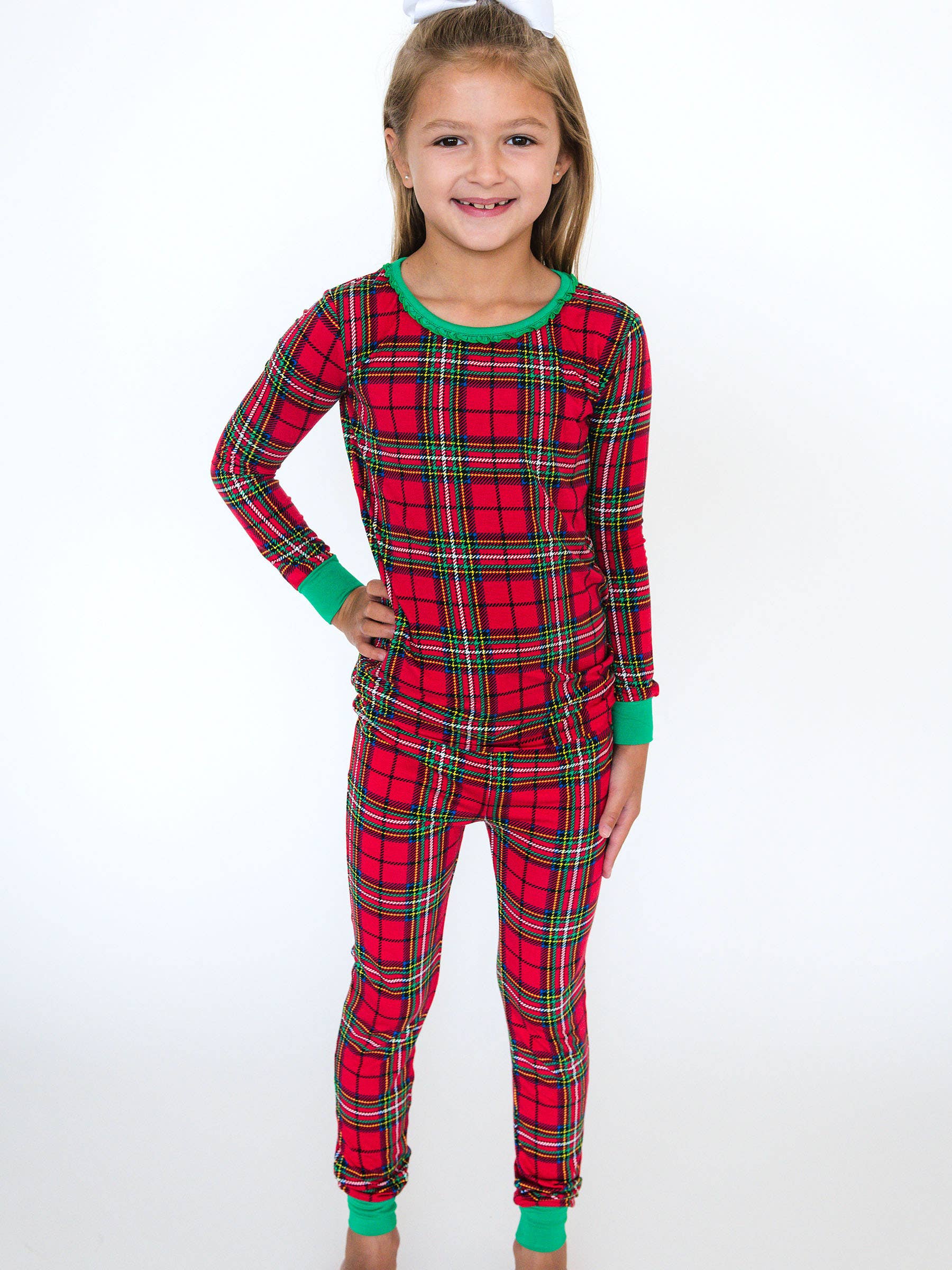 Vermelho Conjunto de Pijama de Manga Comprida com Folho em Viscose de Bambu SoftSnooze™ para Meninas em Xadrez Vermelho Nicholas para venda a revendedores na Faire
