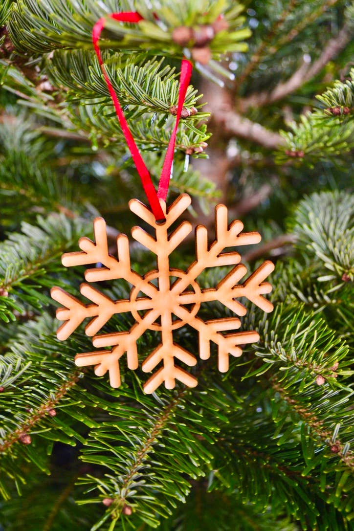 Woodcutter Creations - Wholesale Ornament - Snowflake Decoration - Wooden decoration - Christmas tree1
