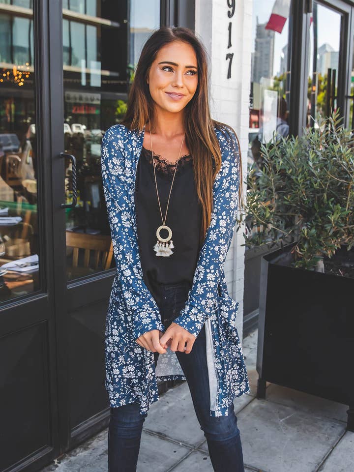 Gilet Beth pour la vente par Tickled Teal