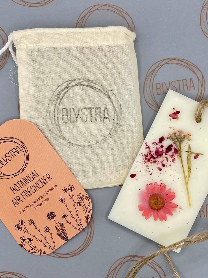 Strawberry & Rhubarb Botanical Wax Air Freshener for wholesale by Blystra candles