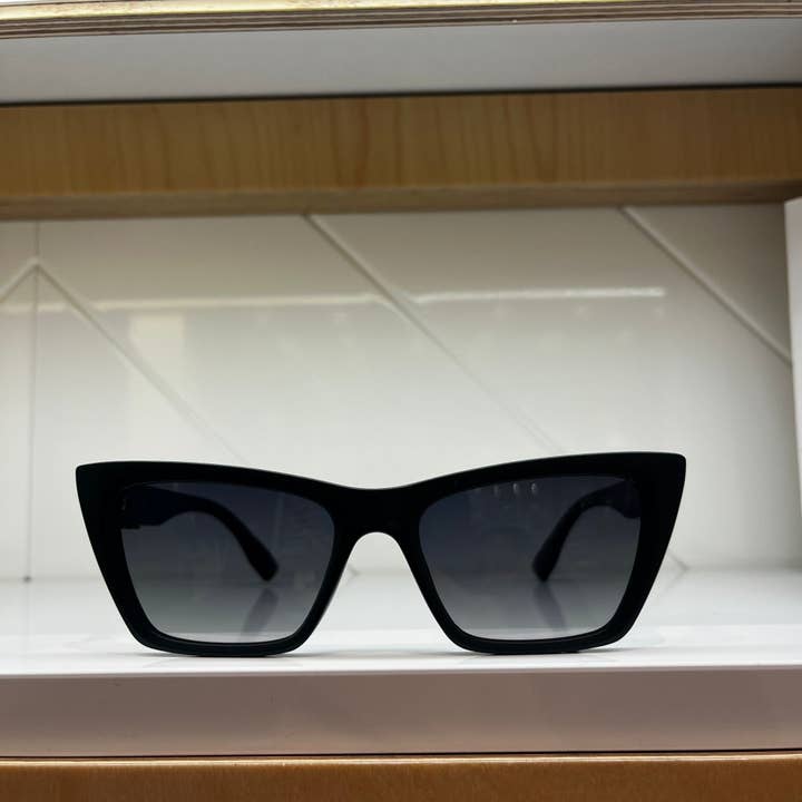 Tons GIGI por atacado de Glam Bar Bazaar