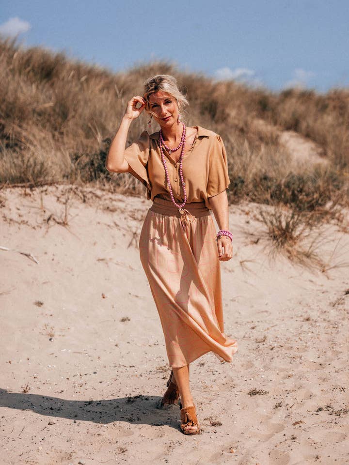 ROSE - Kamelrosa Midirock für den Großhandel von LES BLONDINETTES