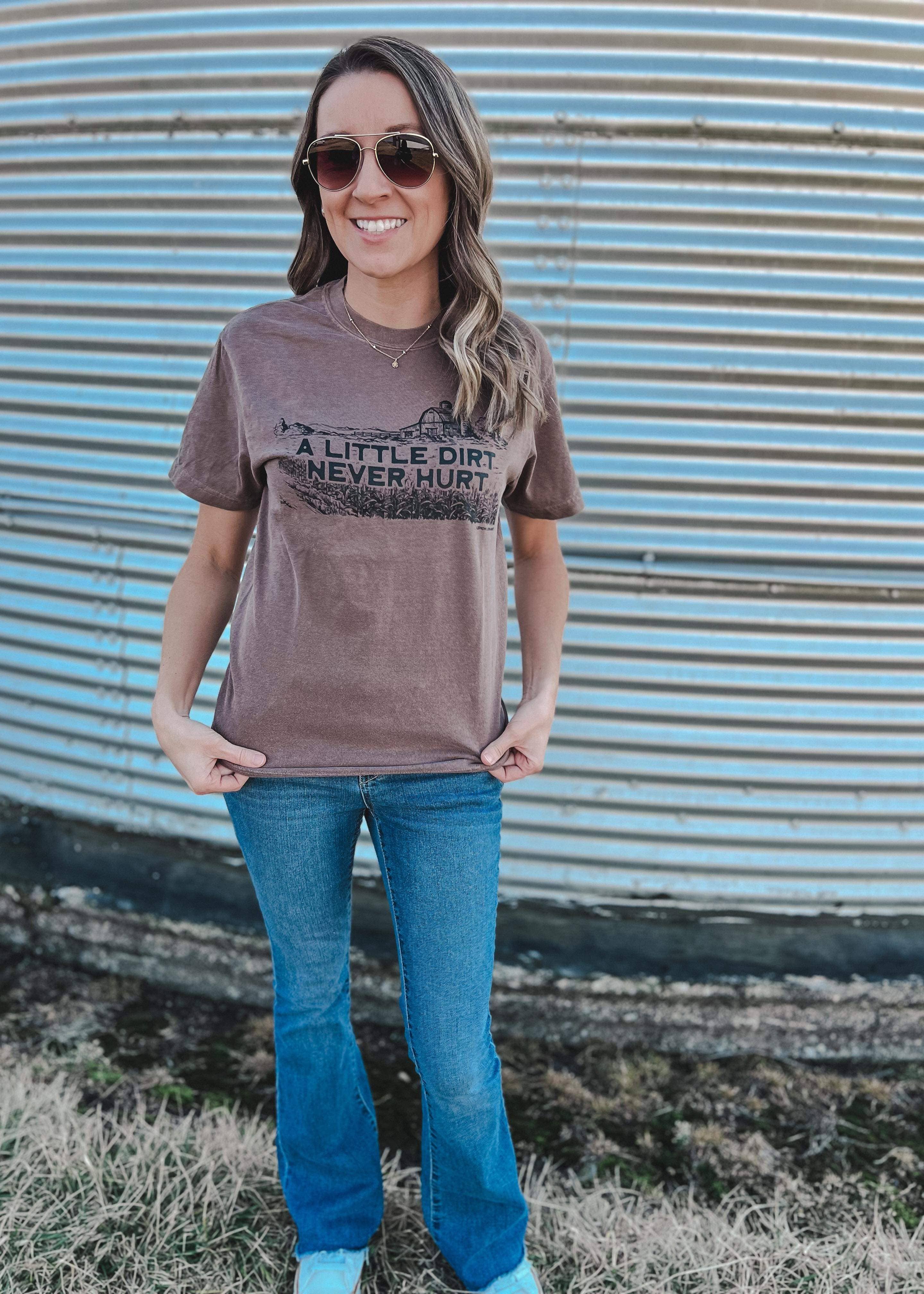 Espresso A LITTLE DIRT NEVER HURT - T-shirt illustré en vente sur Faire1