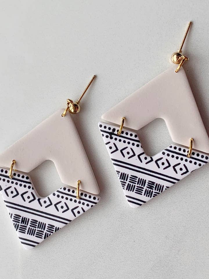 Adelaide-Ohrring, cremefarben für den Großhandel von Clay By Denae