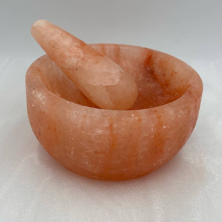 Mortier et pilon au sel de l'Himalaya pour la vente par Page Imports