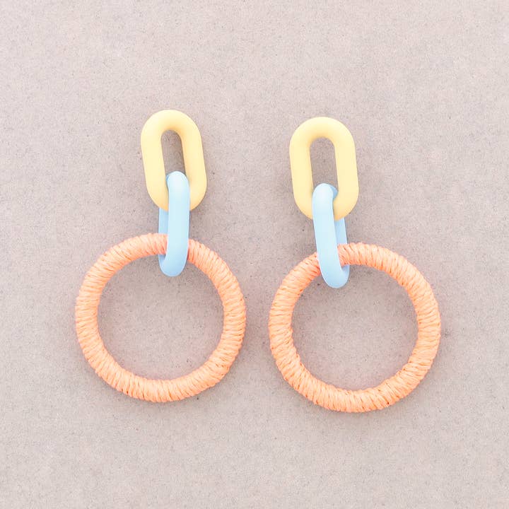 Sonata - Wholesale Hangende/ronde oorbellen - Elabones gekleurde oorbellen van raffia-hars