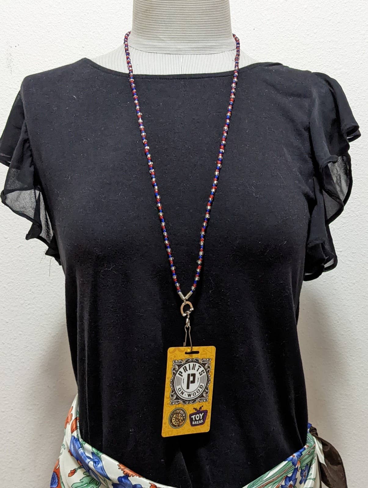 Fiona Accessories – Großhandel Schlüsselband – Damen – Perlenbesetzter Ausweishalter für Schlüssel, Ausweis5