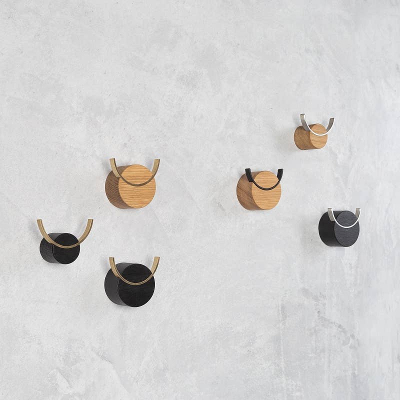 NAMUOS – Engroshandel Vægkrog – Sort væghåndtag DEER - Messing og sortmalet træ, 2 størrelser2