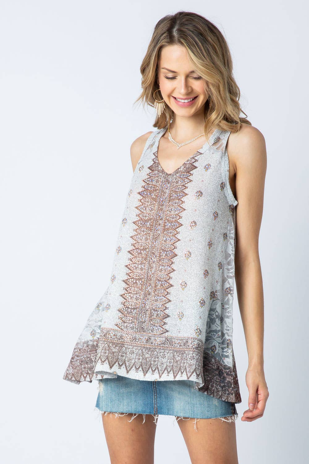 VOCAL - Vente Débardeur – femme - DÉBARDEUR AVEC IMPRIMÉ, PIERRES ET DÉTAILS EN DENTELLE (Taupe)1
