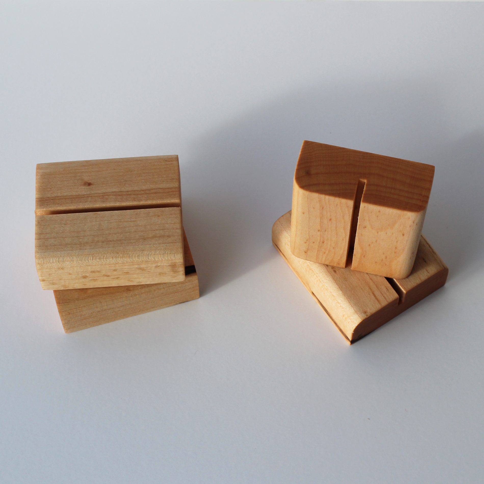 Honeywood - Wholesale Picture Frame Stand - Natural Wood Photo Holders | Set of 27