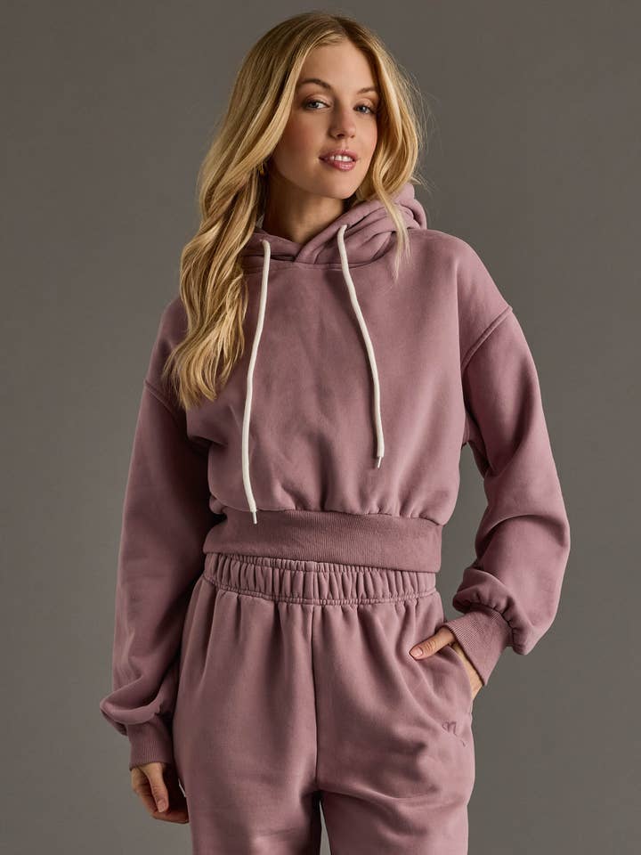 Staubiges Lila Panache Kurzes Kapuzen-Sweatshirt für den Großhandel von Panache Apparel Co.