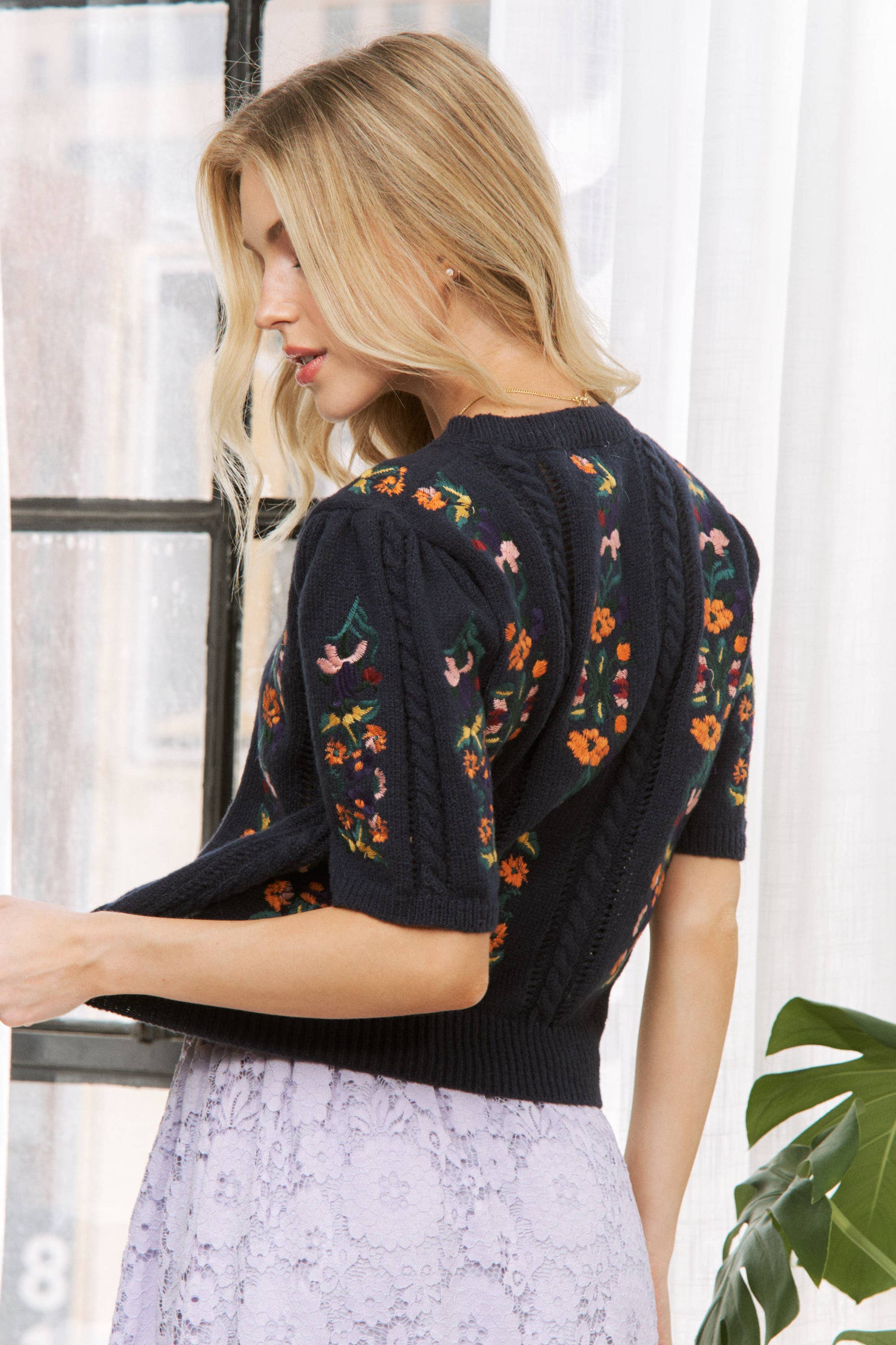 Sweet Generis - Wholesale Knit Sweater - Women's - CUTE FLORAL EMBROIDERY CASUAL PULLOVER SWEATER42