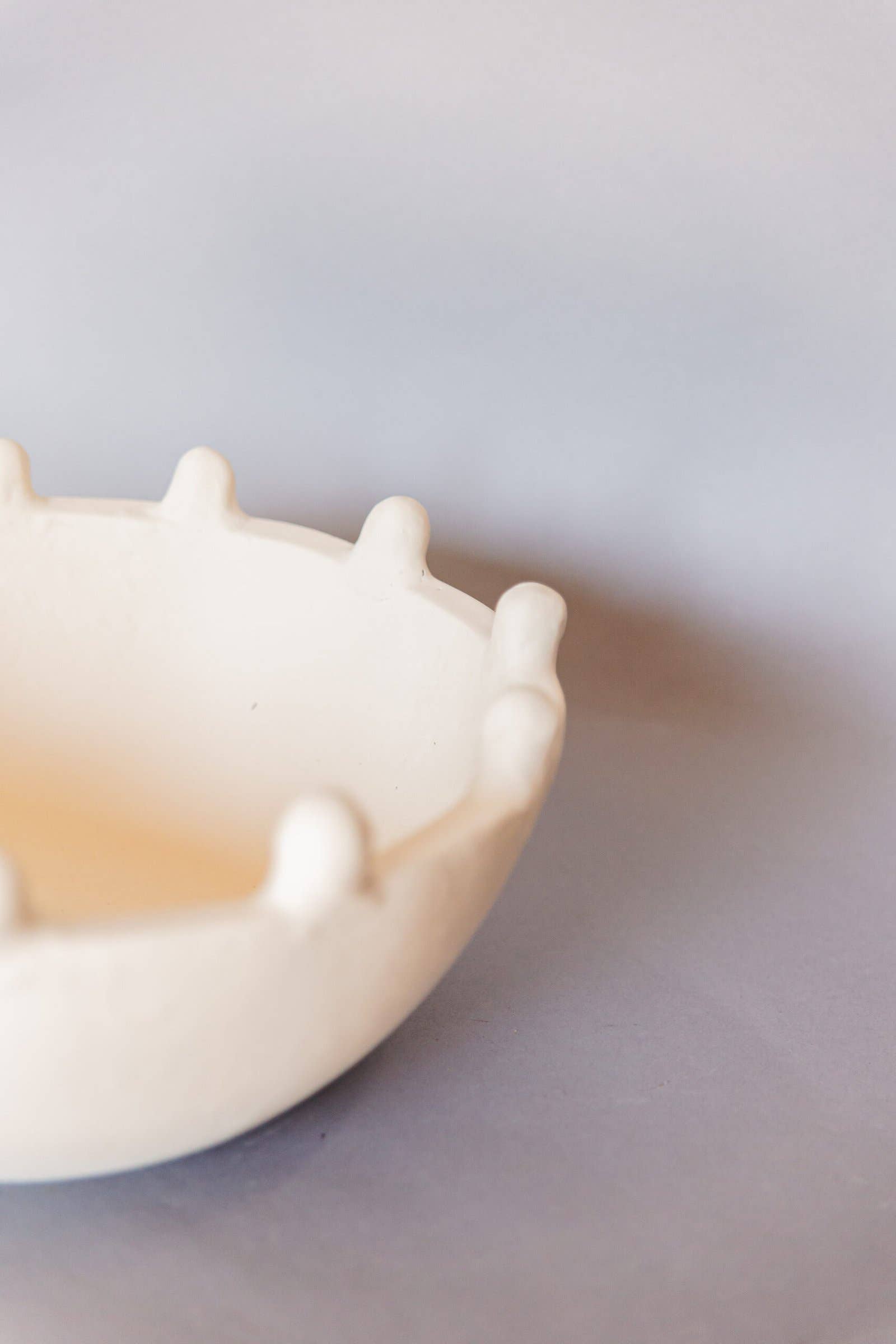 Curated Studio - Wholesale Decorative Plate/Dish/Bowl - Dotted Edge Bowl1