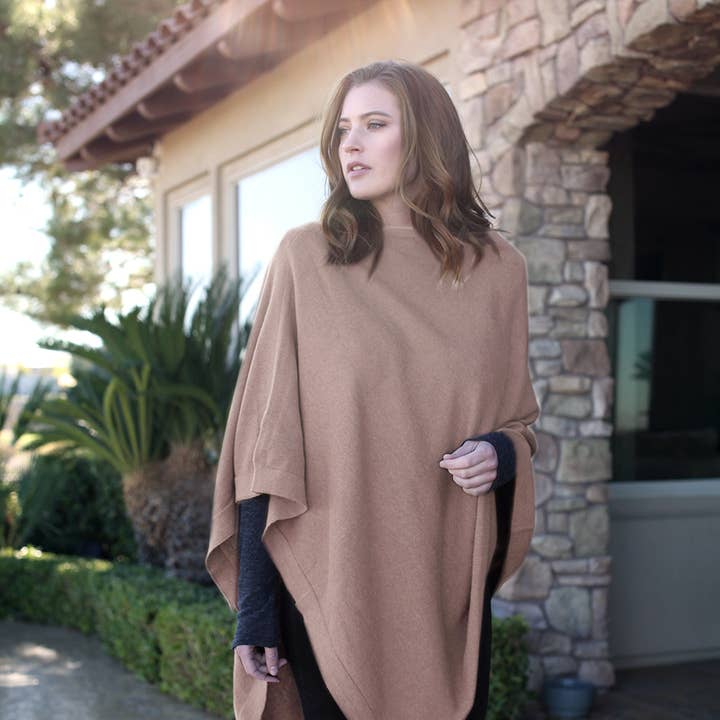 Dame Eco-Chic ponchosweater i strik (økologisk) for engroshandel hos Viverano Organics