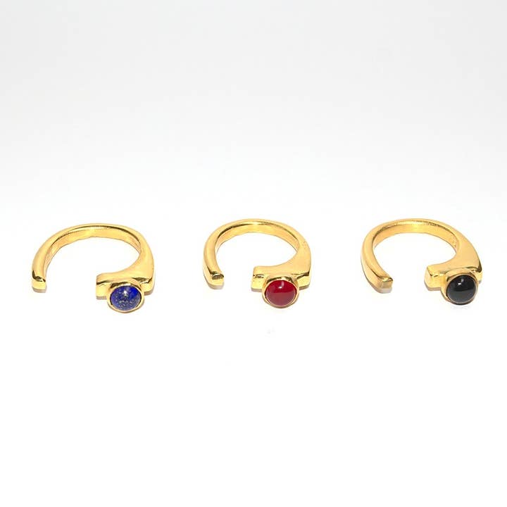 Steinring mit zwei Gesichtern für den Großhandel von Dora kapousouzi Jewellery