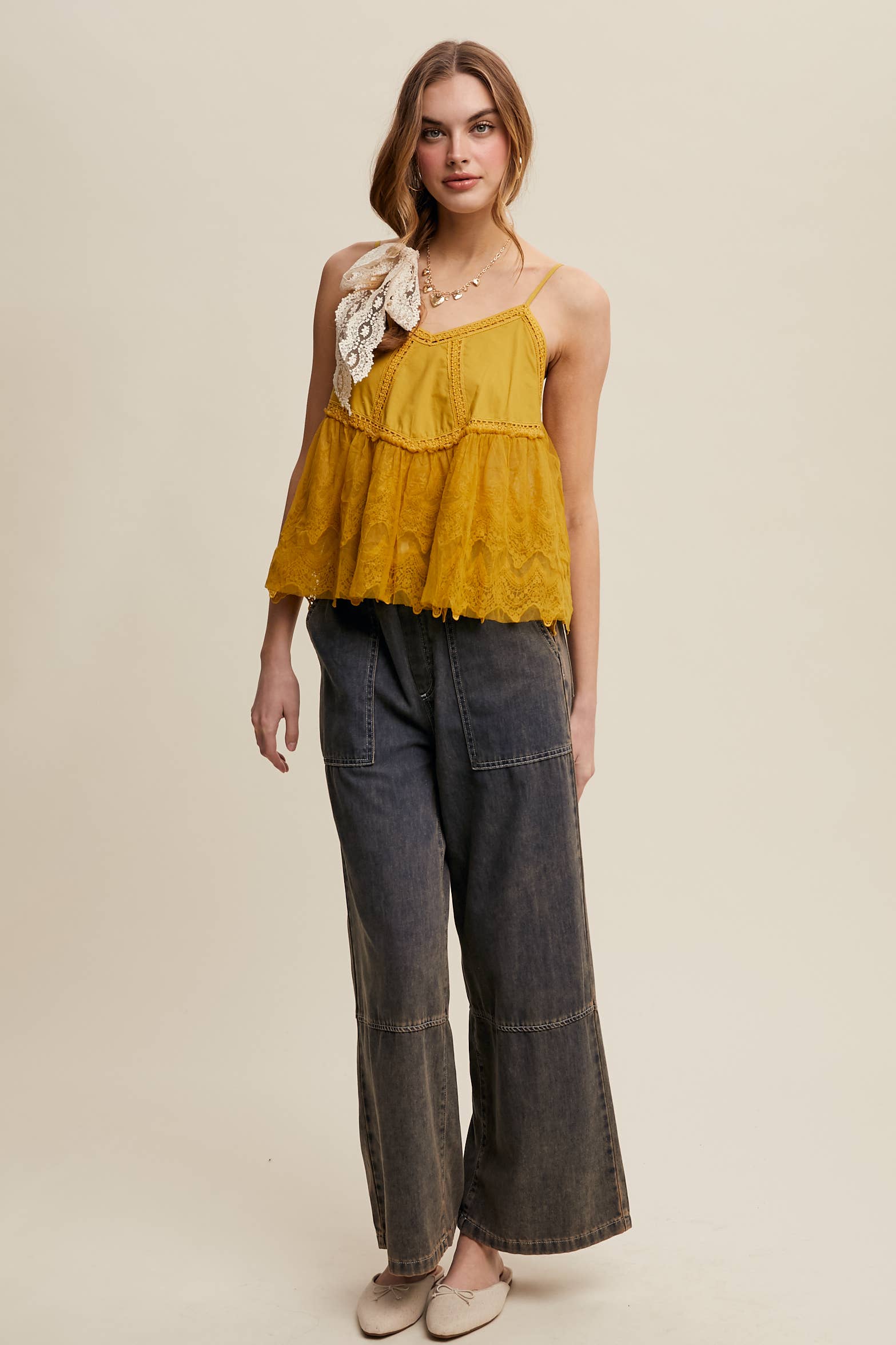 Listicle – Engroshandel Jeans - Dame – Vidbenede denimbukser med snøre i taljen18