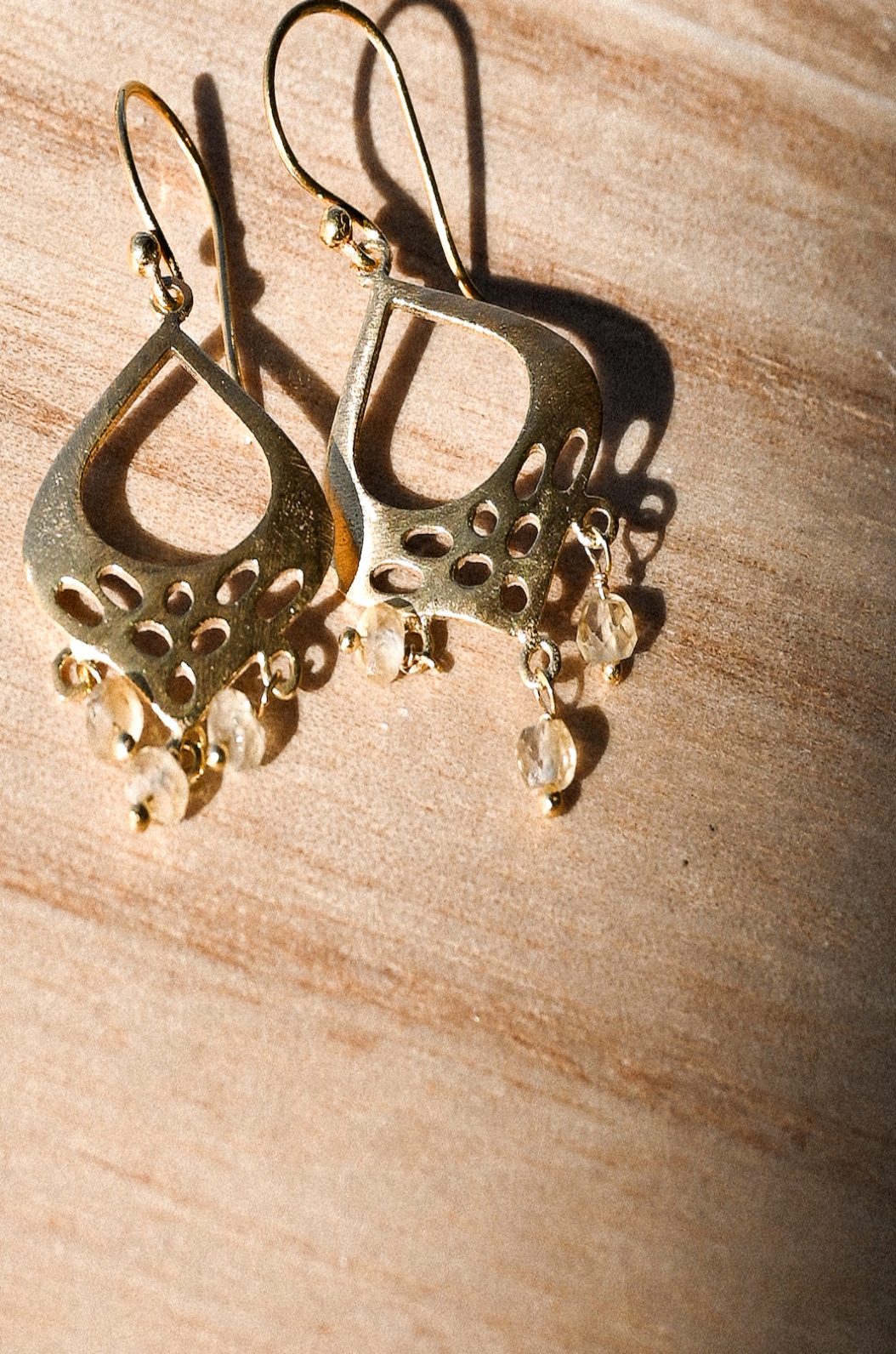 Oser Collective - Wholesale Dangle earrings - Eka Earring with Stone1