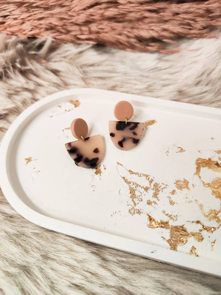 Leo Statement örhängen leomönster med guldfärgad plugg för wholesale av afHandmade