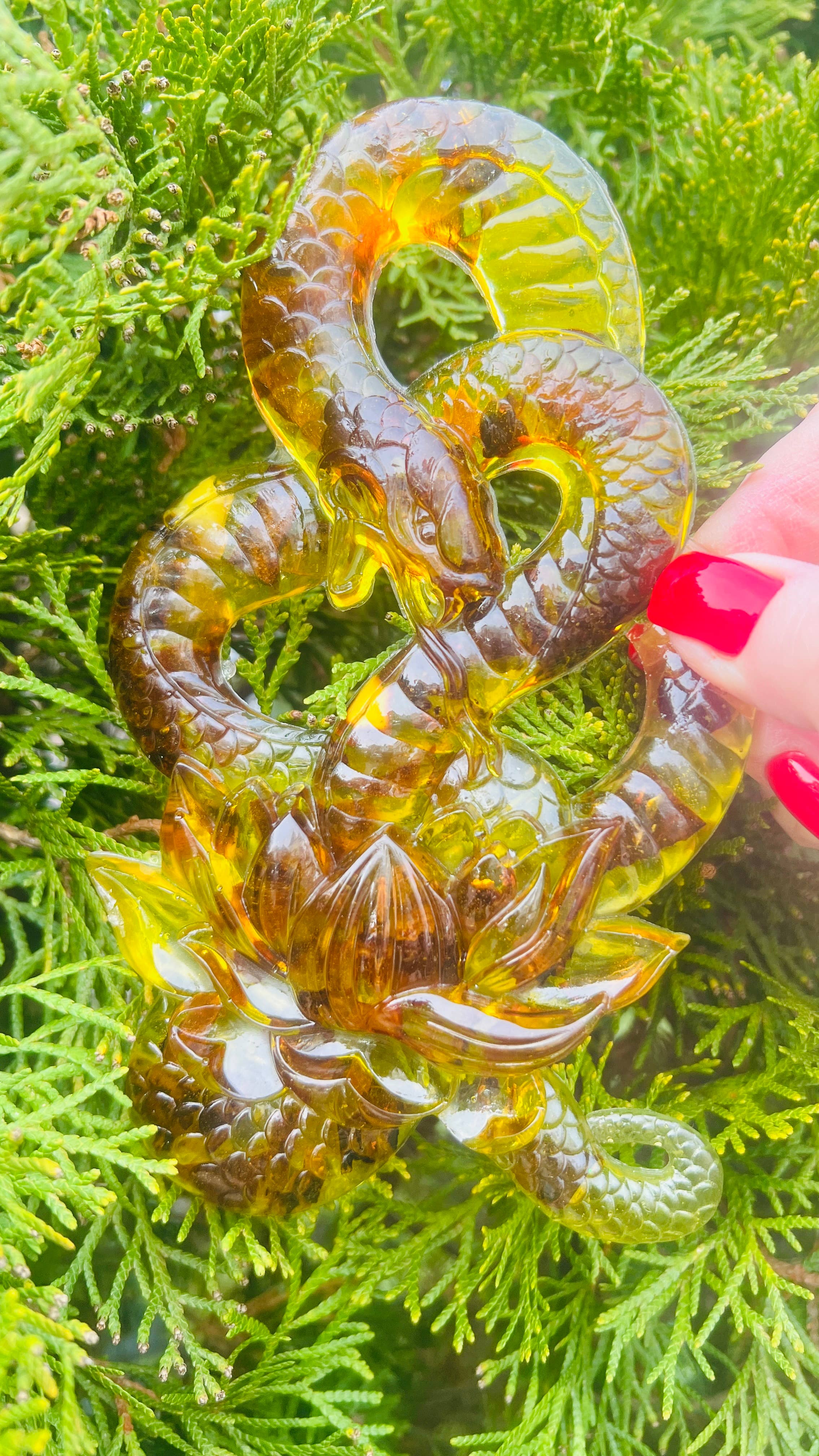 KIZIMA – wholesale Decorative figurine – Amber Snake with Lily – Handmade Baltic Amber Halloween Decor8