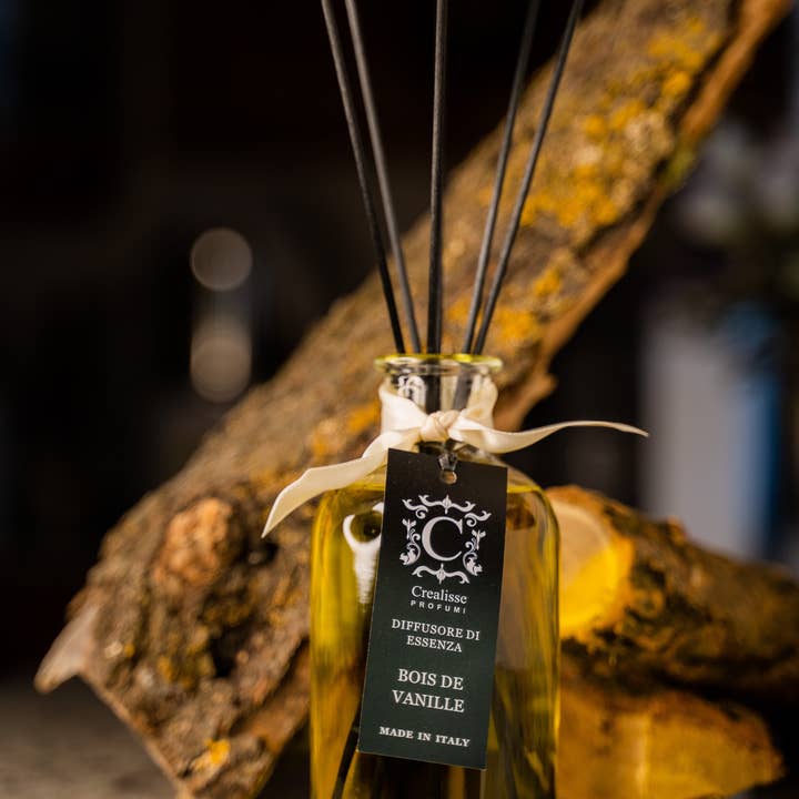 Crealisse Profumi - Vendita all'ingrosso Spray per tessuti e ambienti - Fragranza BOIS DE VANILLE per ambiente 500 ml con bastoncini in cotone