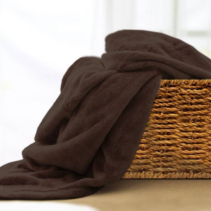 Johnson Home Polyester Plush Blanket Chocolate Oasis (King) for wholesale by Textile City