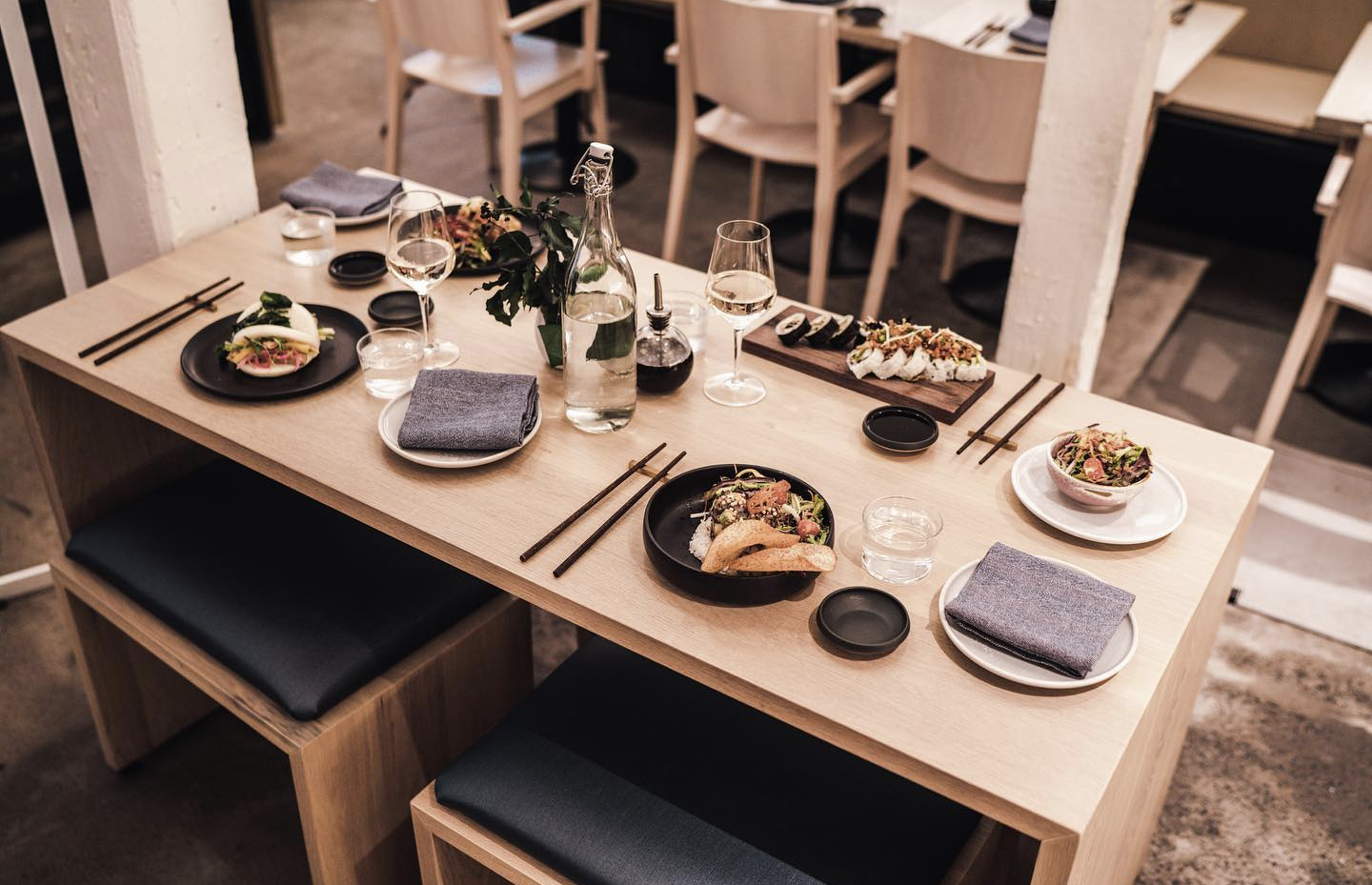 GHARYAN Stoneware & Olive Wood Tableware | Canada – wholesale Dinner plate – Handmade Stoneware Flat Salad/Dinner Plate | Edan 9.4"5