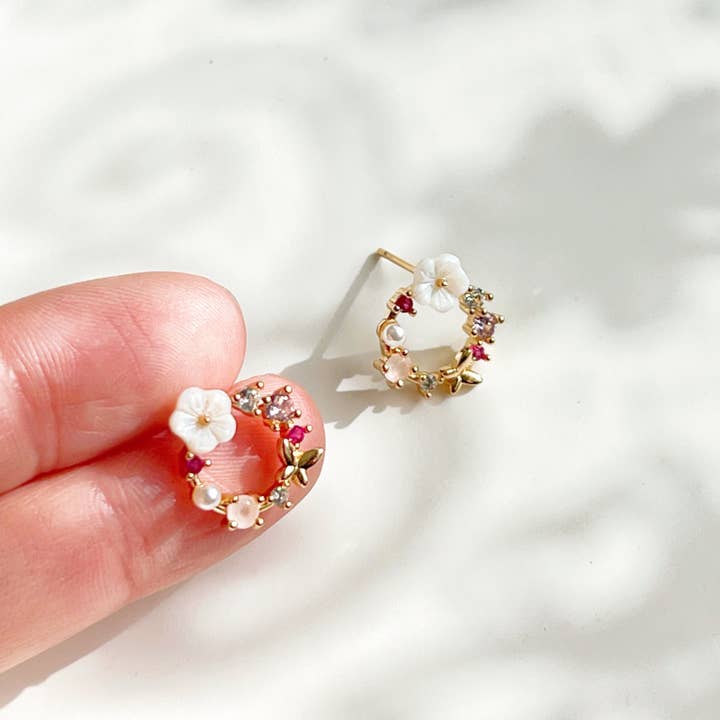 Ninaouity - Venta al por mayor Collares con colgantes/abalorios - Collar de corona de flores doradas - con cristal rosa y perla8