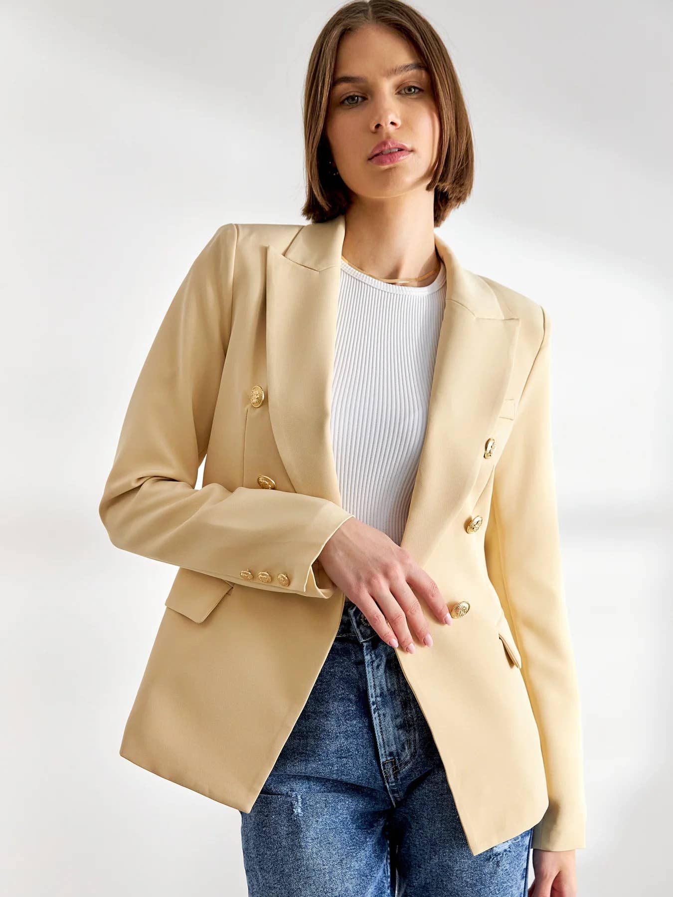 Attentif Paris - Wholesale Blazer - Women's - [Timeless] Fitted double-breasted blazer with gold buttons10