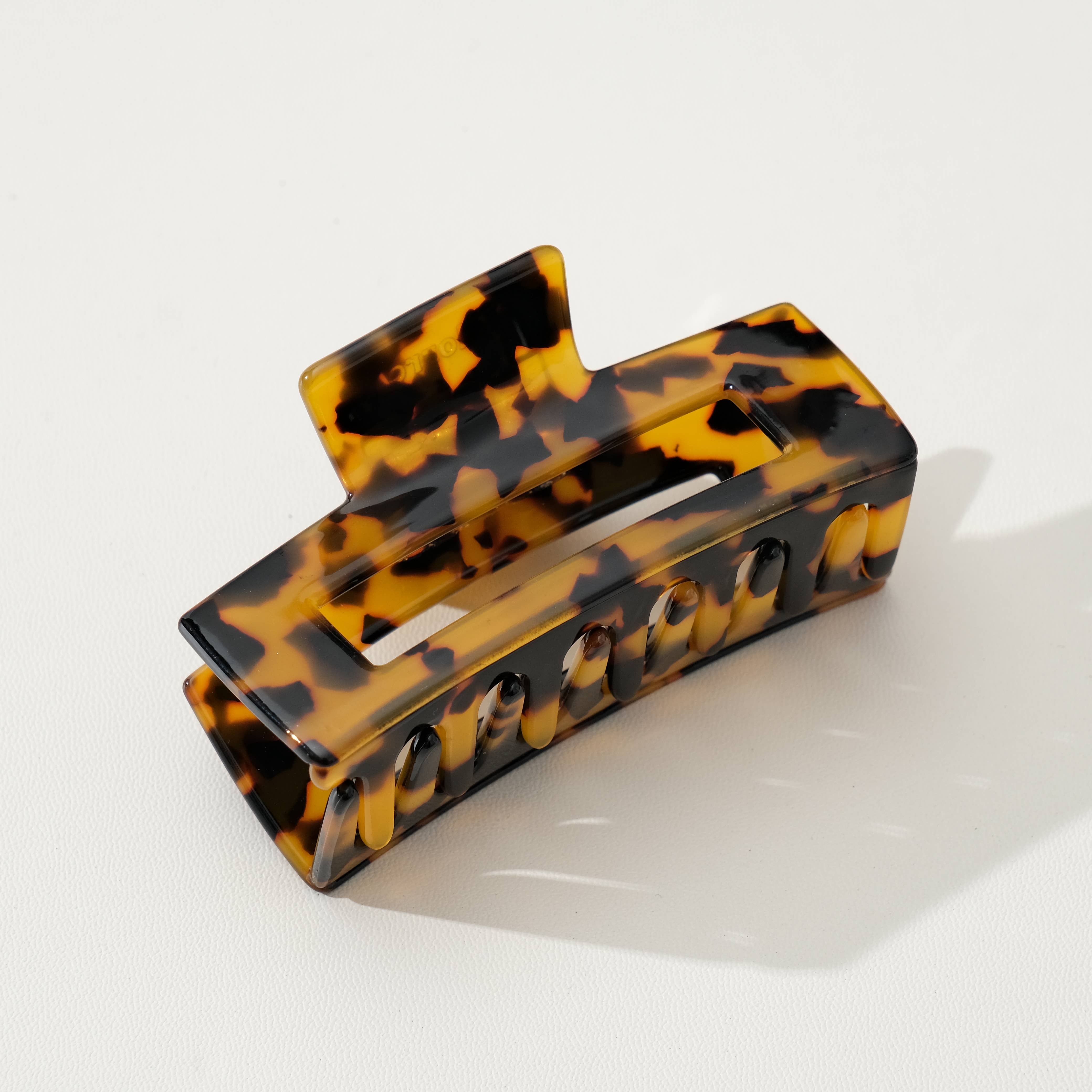 Assorted Luna Medium Core | Classic Medium Rectangle Claw Clip for wholesale on Faire1