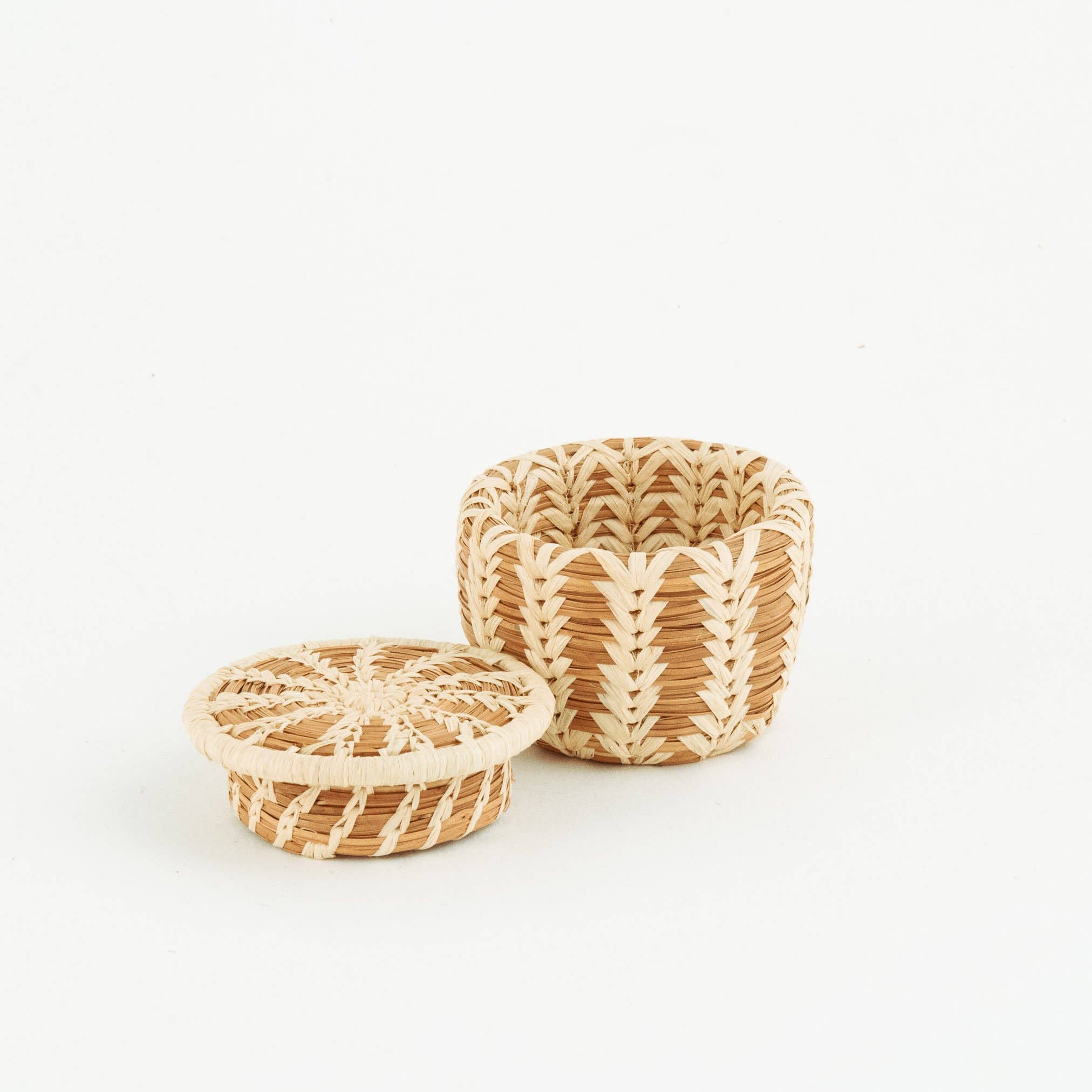 Mayan Hands - Wholesale Basket - Miniature Pine Needle Basket with Lid1