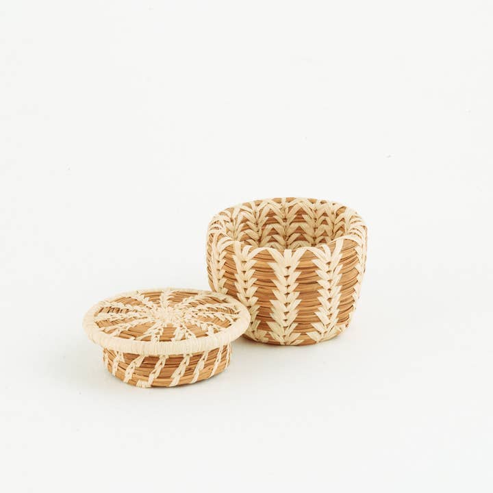 Mayan Hands - Wholesale Basket - Miniature Pine Needle Basket with Lid1