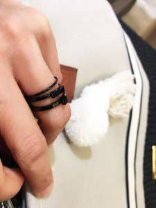 Charmin's Ringen – Anel de banda por atacado – R486 Anel Preto 'Quatre Steel'1