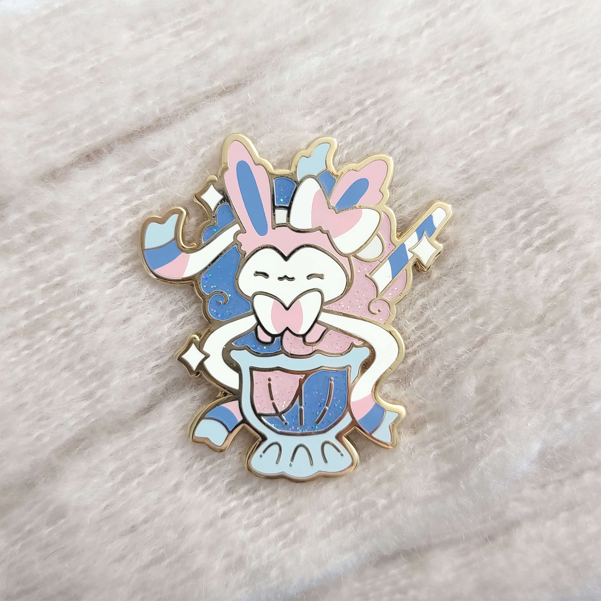 Xhilyn - Wholesale Lapel Pin/Button - Cinnamon Whiskey Flareon Eevee Pin3