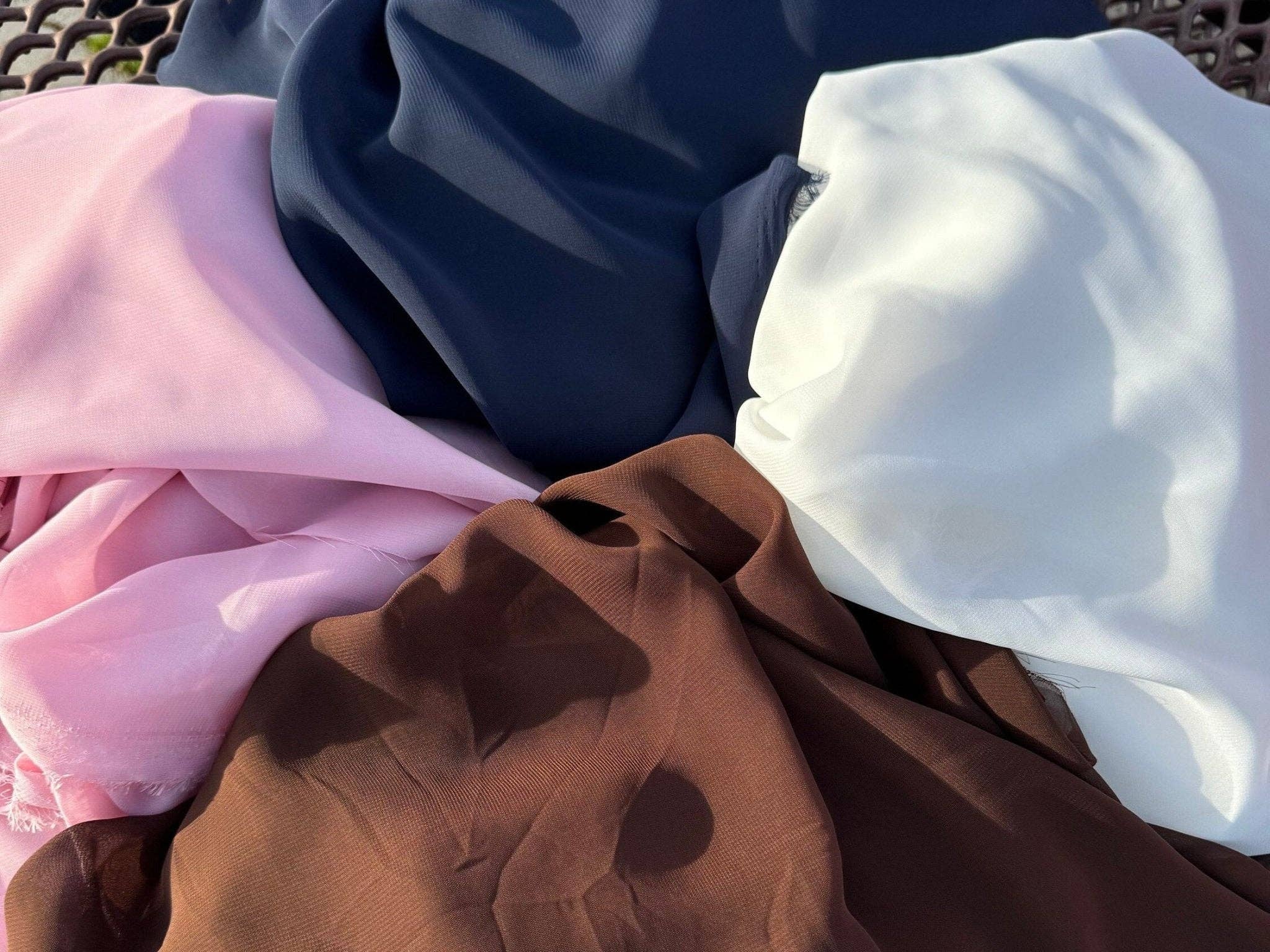 GalaTextile – Engroshandel Stofbolt – Brun chiffonstof pr. yard8