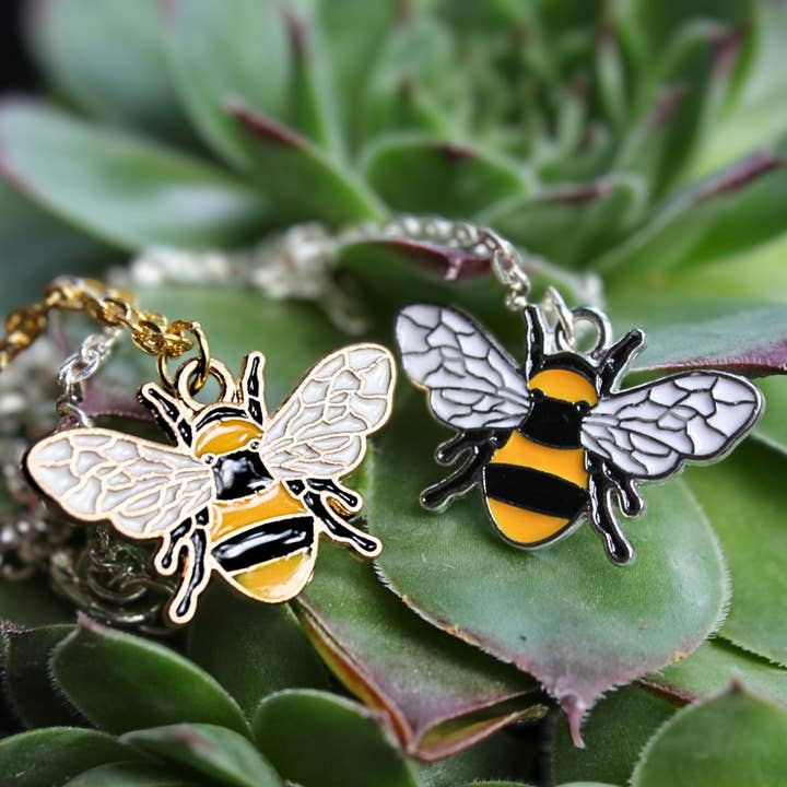 Collana con Ciondolo Ape (Argento o Oro) per la vendita all'ingrosso da parte di Born to Roam Trading Post