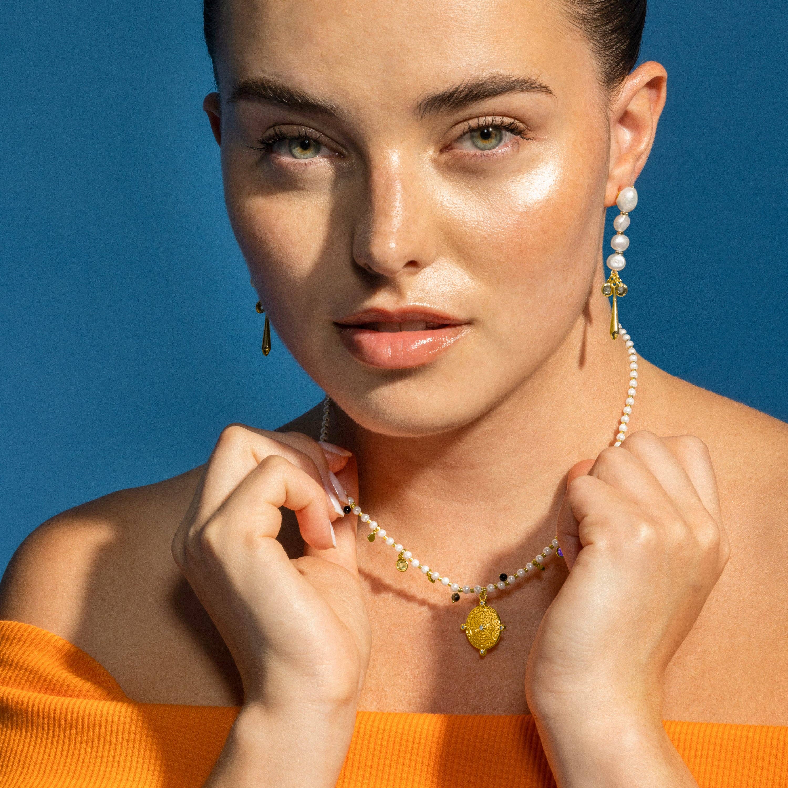 Luxenter - Wholesale Dangle Earrings - Pendientes Luxenter de Plata de Ley 925 y Perla Blanca acabado oro 18k - Thydo4