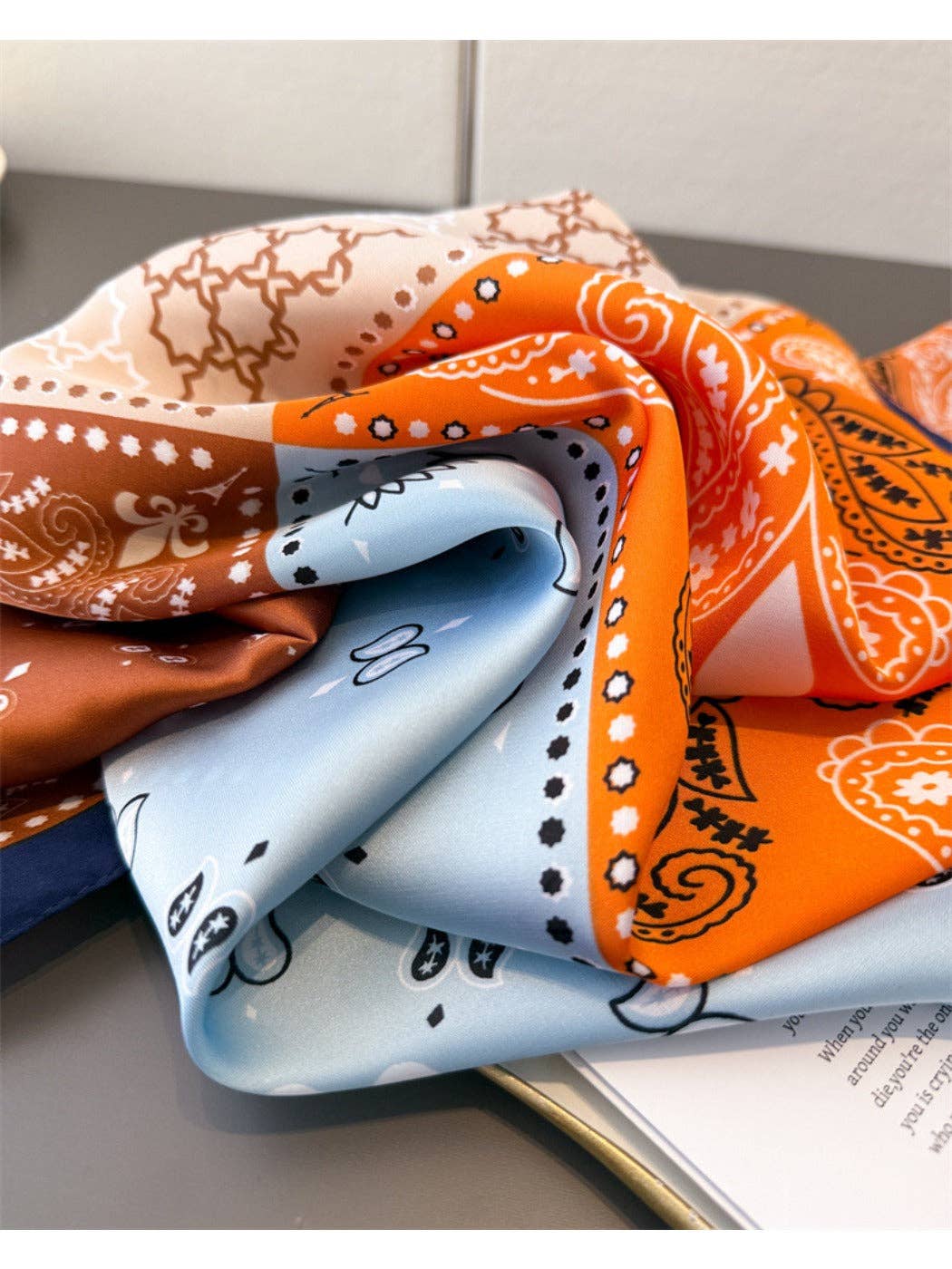 Funkyrel® Atzbranding Limited - Wholesale Scarf - Women's - Scarvii - Colorblock Printed Paisley Scarf2