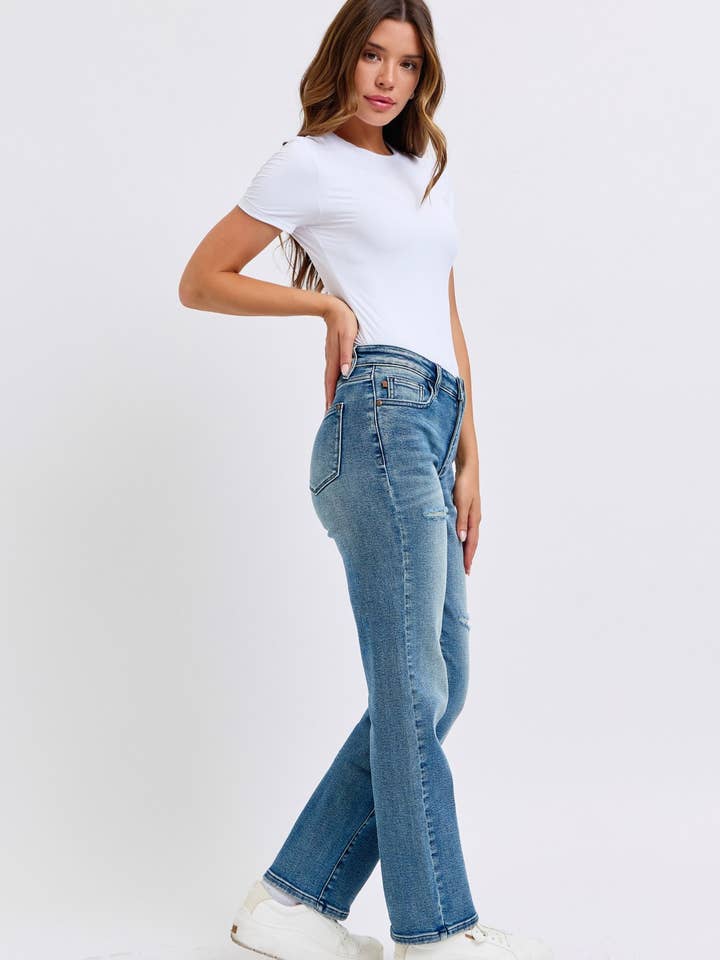 Watermelon Apparel - Wholesale Jeans - Women's - Judy Blue Mid Rise Contrast Wash Destroyed Dad Jeans, 32" Inseam