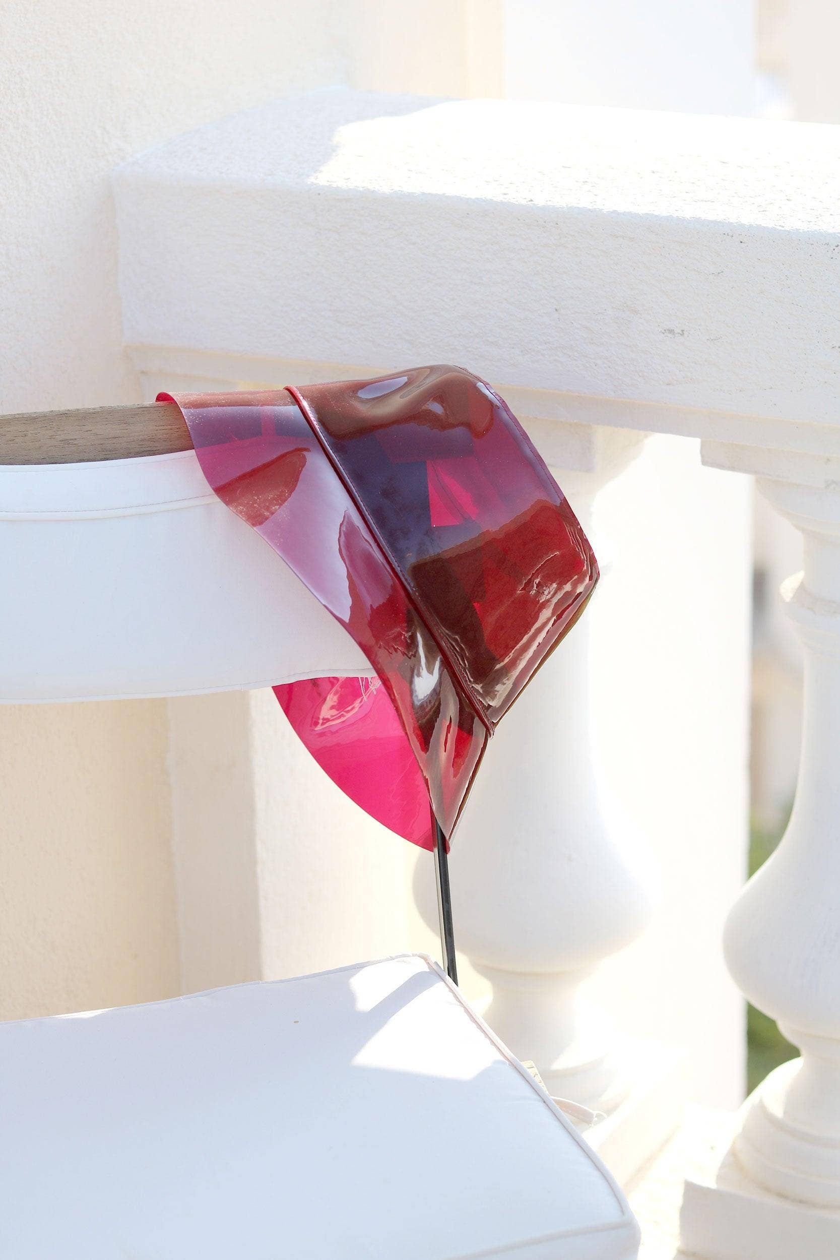 Lastelier – Acessório de chapéu - Mulher por atacado – Moulin Rouge ® x Lastelier - Bob Ibiza vermelho transparente7