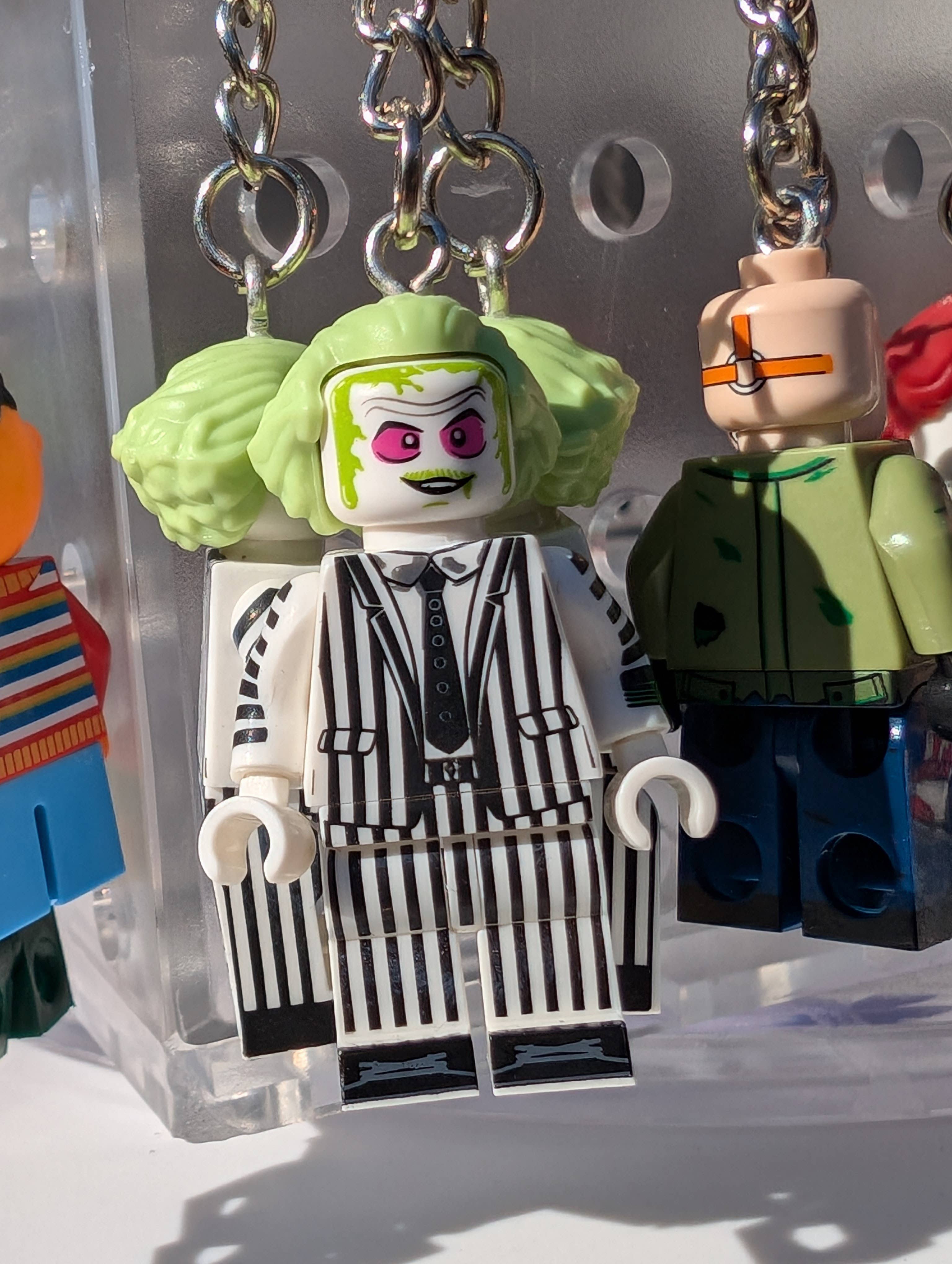 Con-Quest Crafts - Wholesale Keychain - Unisex - Horror Inspired Minifigure Keychains Movie Characters10