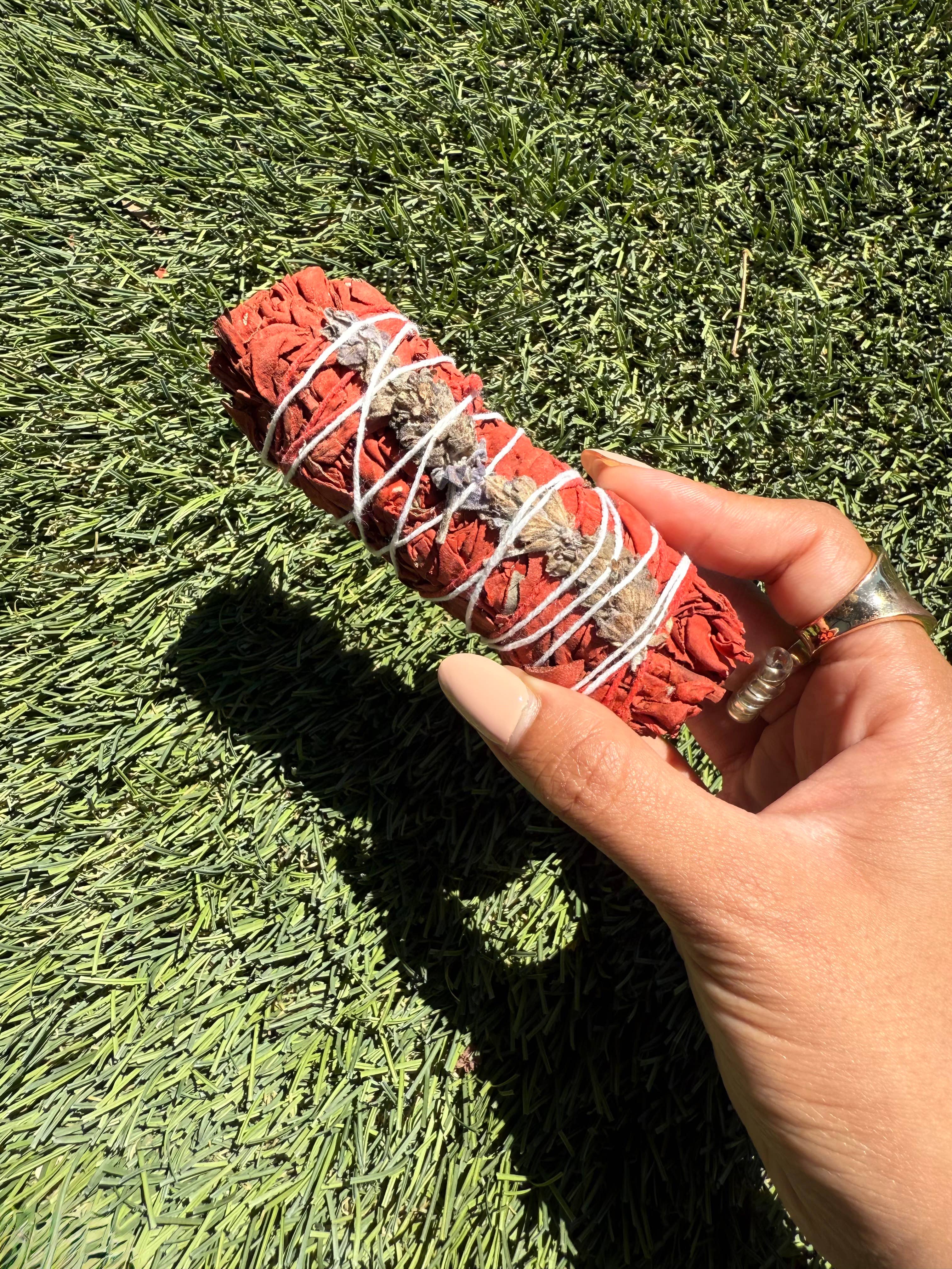 Faiza Naturals - Wholesale Sage Bundle - Dragons Blood with Lavender White Sage Bundles1