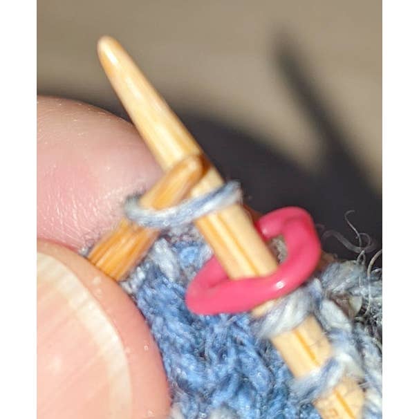 BeeGreen & CraftsPlannersPlus - Wholesale Knitting/Crochet Supplies - DIY Kit to Knit x3 Pairs of Fingerless Gloves (Visual Knit)12